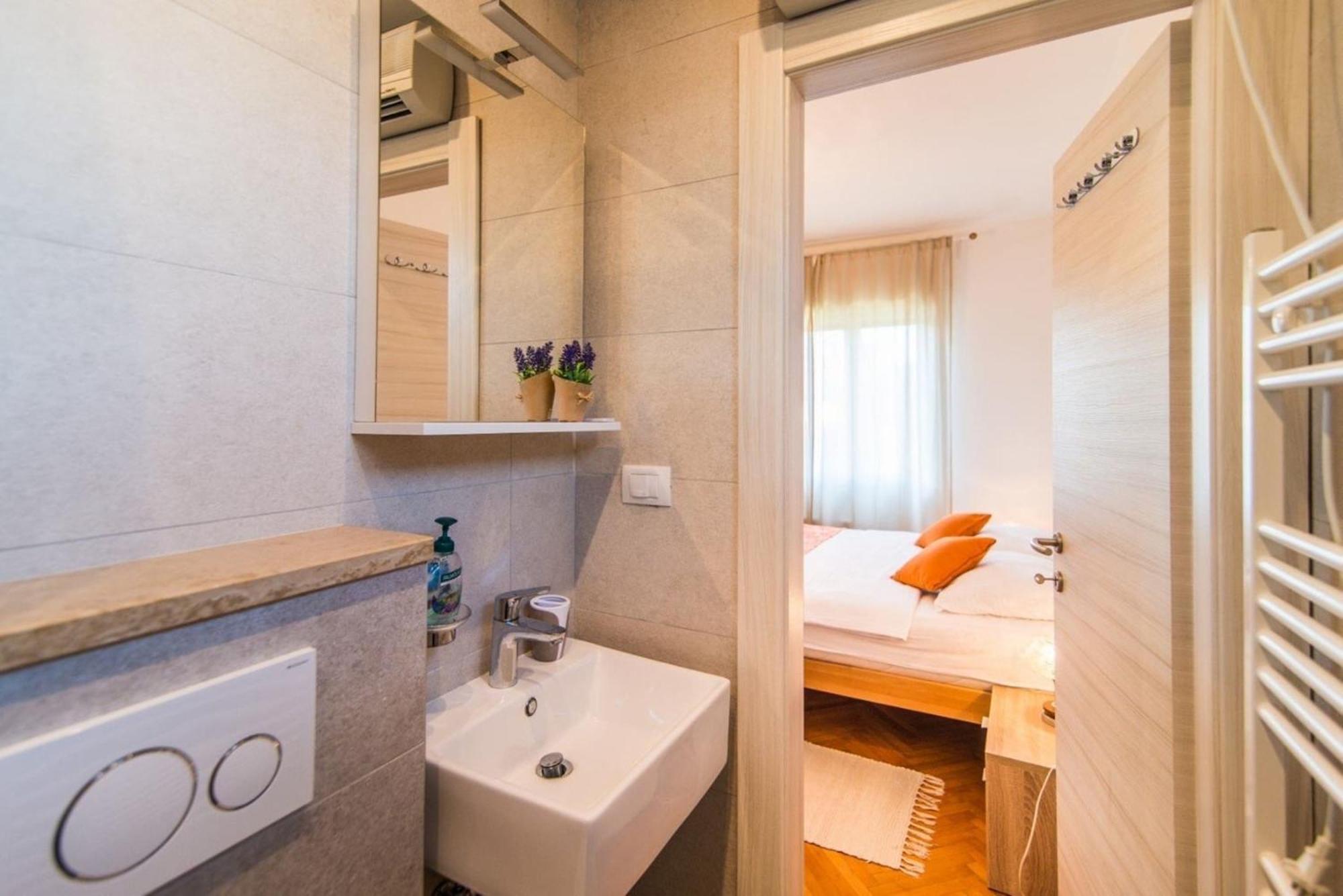 Villa Amalija - Apartment Amy Medulin Buitenkant foto