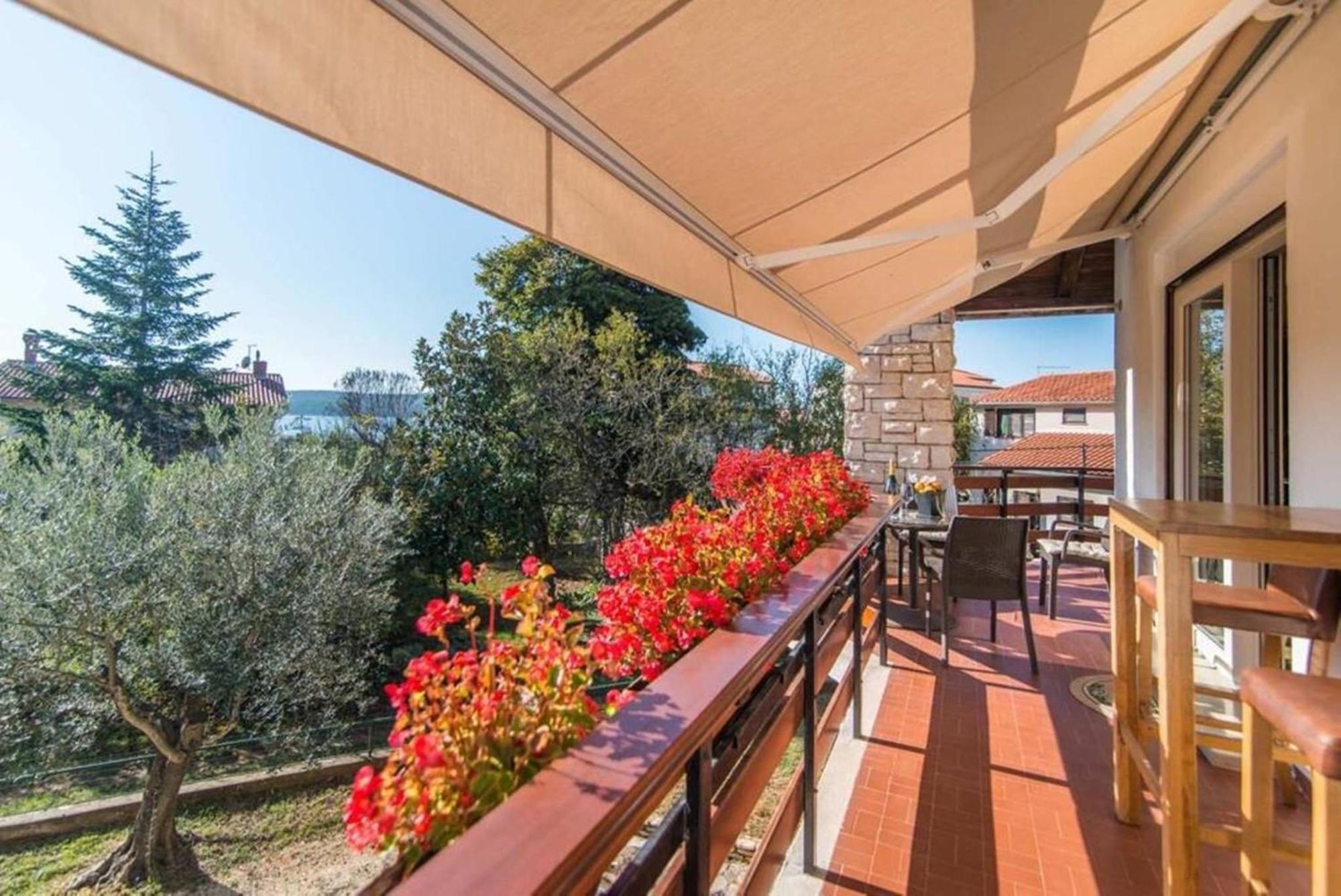 Villa Amalija - Apartment Amy Medulin Buitenkant foto